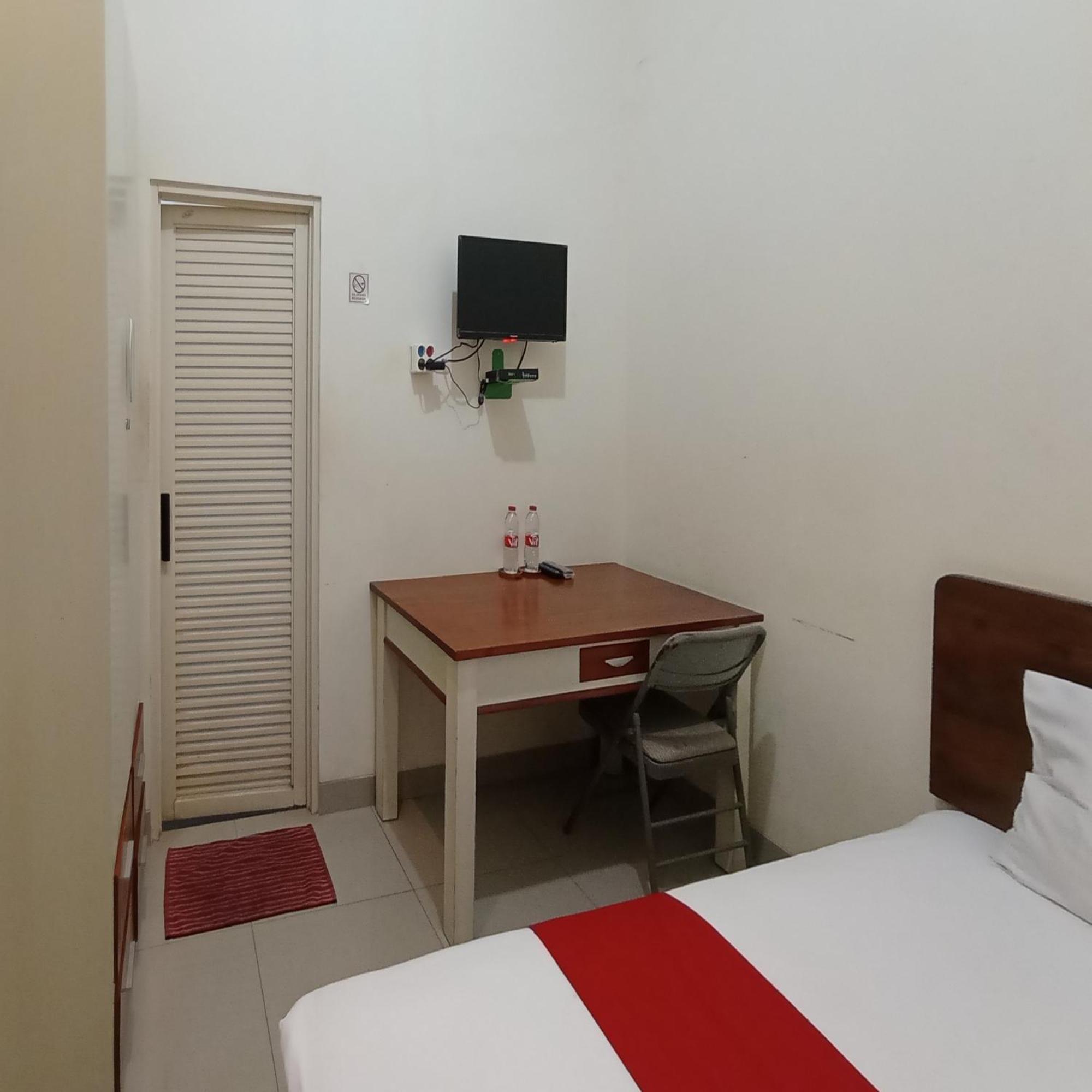 Reddoorz At Syariah House Purwokerto Hotel Kültér fotó