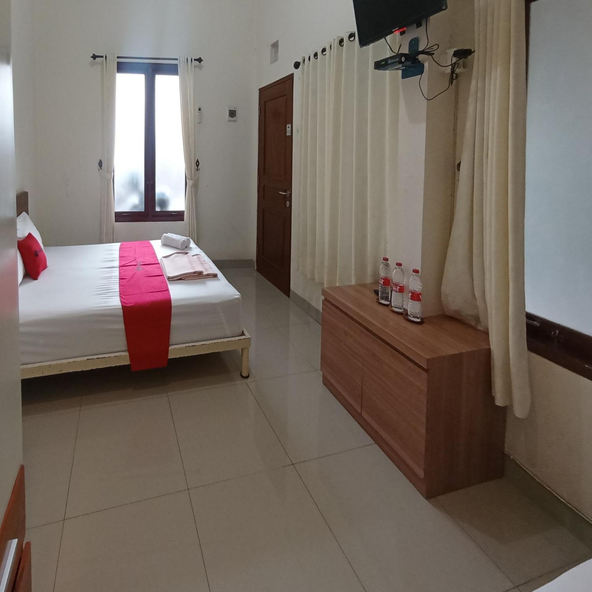 Reddoorz At Syariah House Purwokerto Hotel Kültér fotó