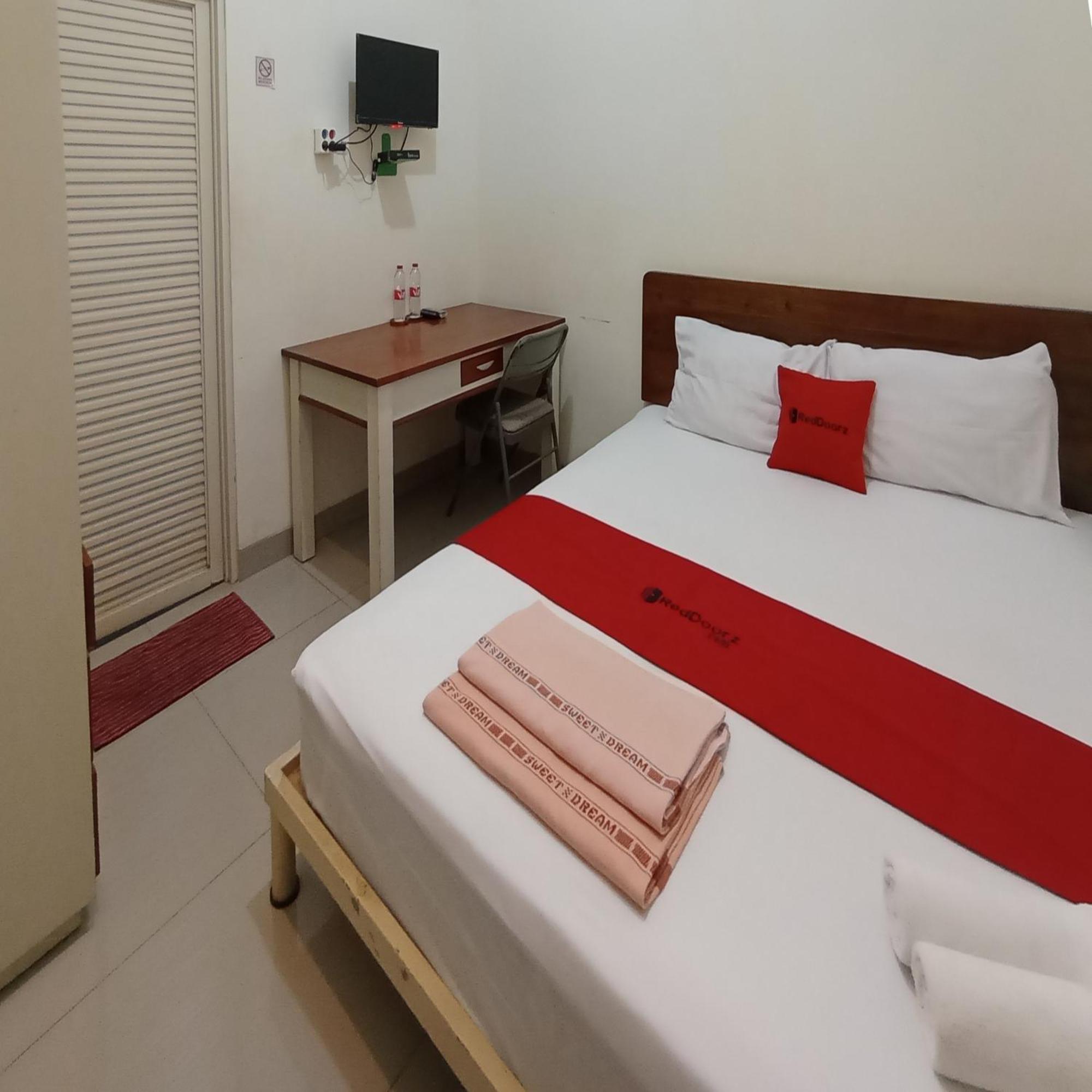 Reddoorz At Syariah House Purwokerto Hotel Kültér fotó