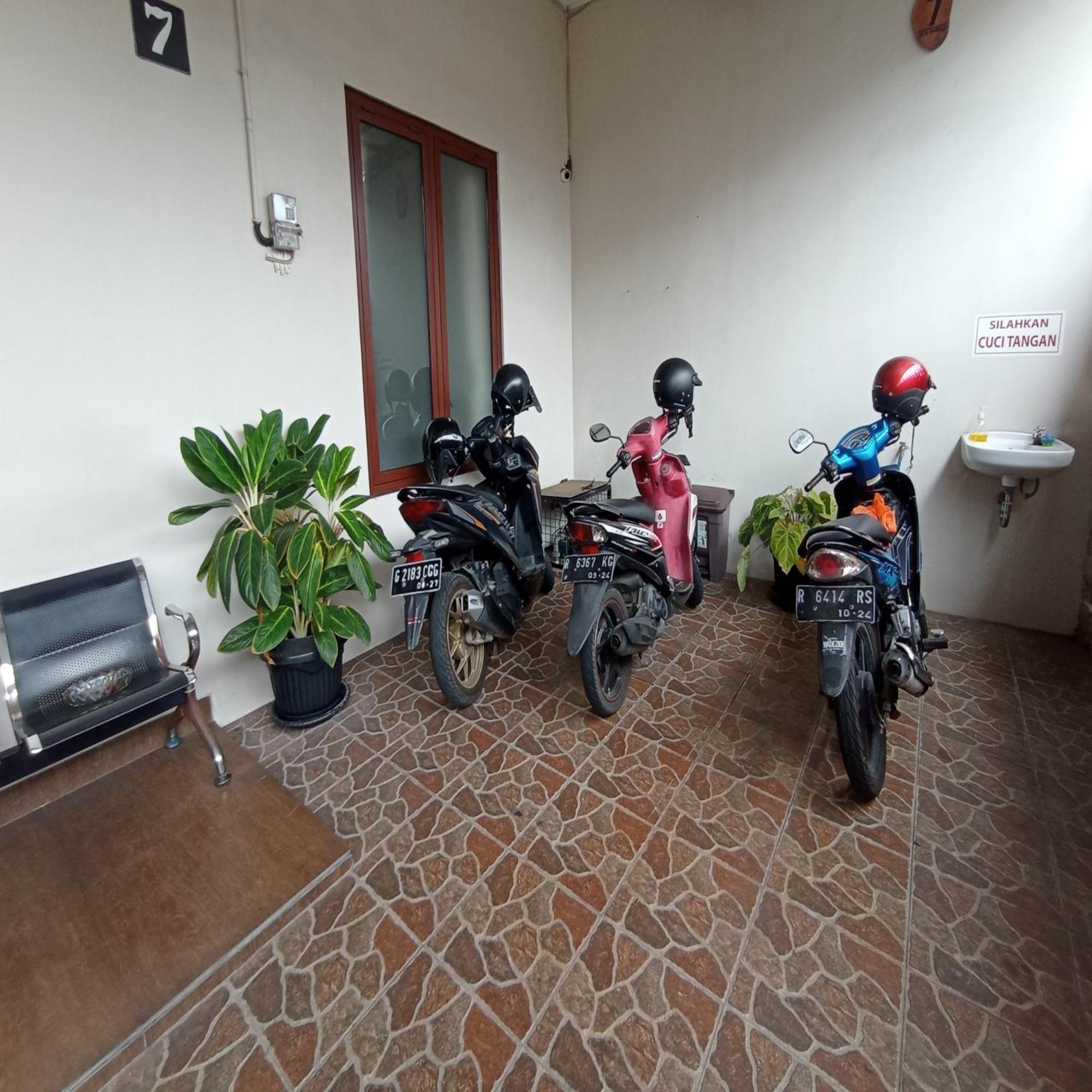 Reddoorz At Syariah House Purwokerto Hotel Kültér fotó